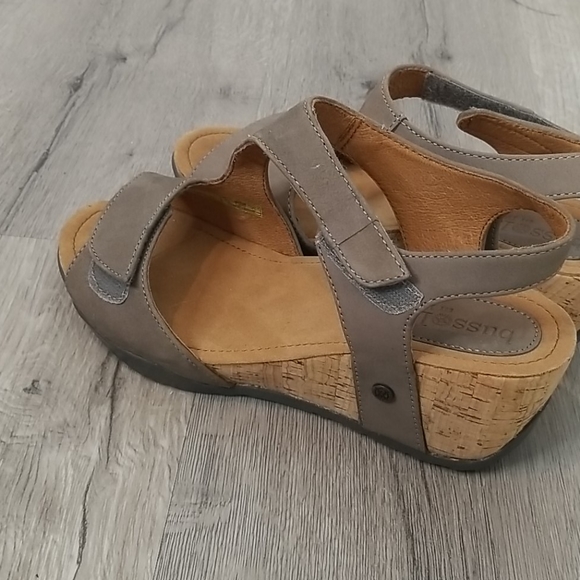 BUSSOLA 6.5 Taupe Wedge Noella Sandals - Picture 6 of 13